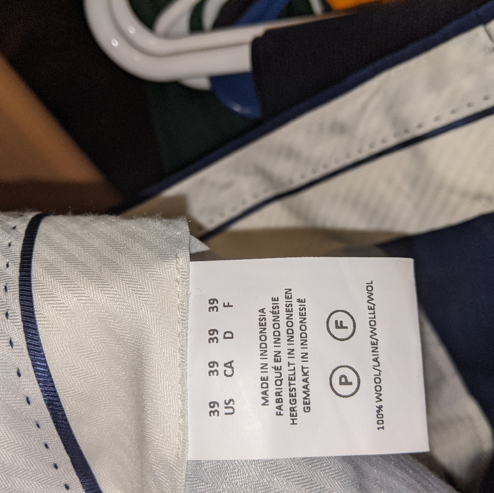 NWOT Saks Fifth Avenue dress pants 39x32 - Picture 4 of 4